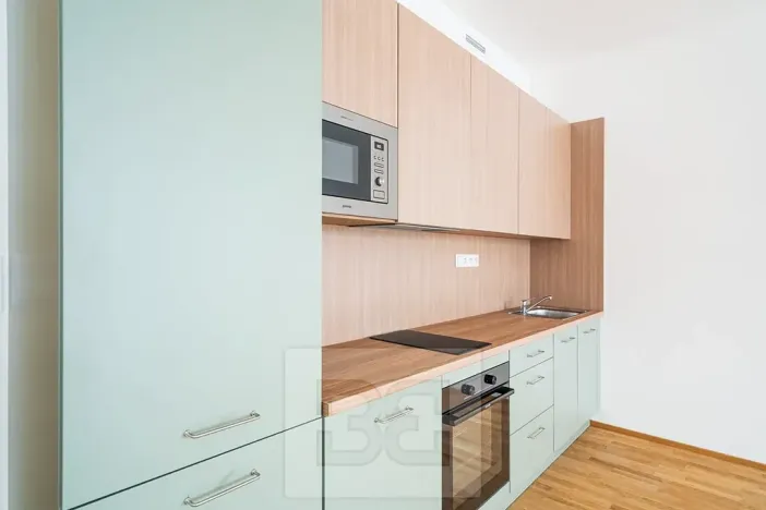Prodej bytu 1+kk, Praha - Smíchov, Toyen, 42 m2