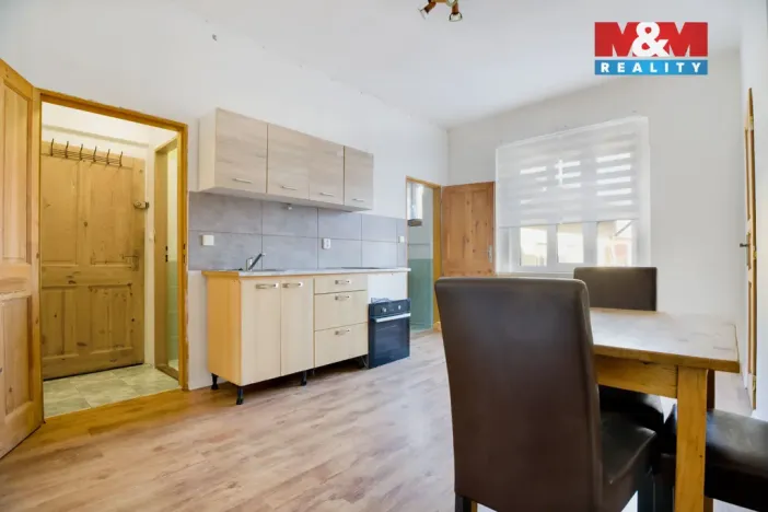 Prodej bytu 1+1, Chabařovice, Husovo náměstí, 59 m2