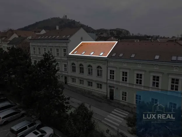 Prodej atypického bytu, Mikulov, Komenského, 164 m2
