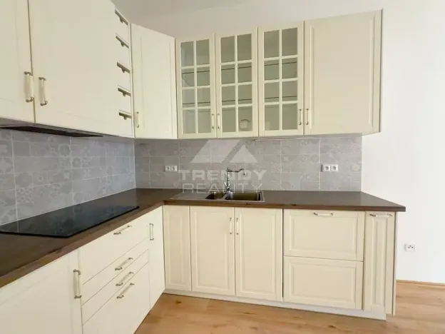 Pronájem bytu 2+1, Plzeň, náměstí Republiky, 69 m2