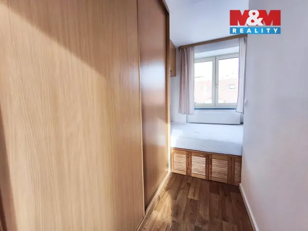 Pronájem bytu 2+kk, Praha - Nové Město, V tůních, 38 m2