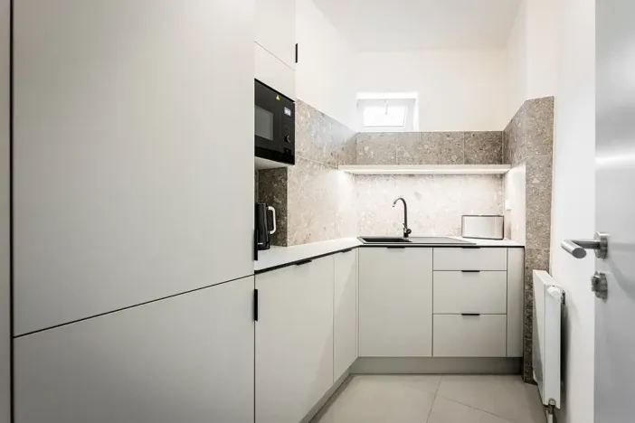 Pronájem kanceláře, Praha - Strašnice, Třebohostická, 29 m2