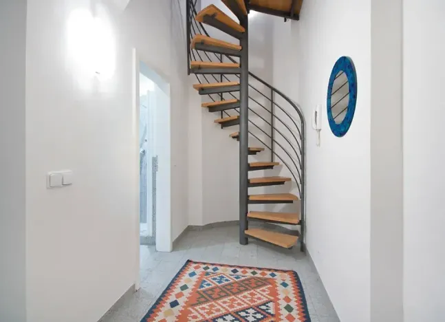 Pronájem bytu 2+1, Praha - Malá Strana, 73 m2