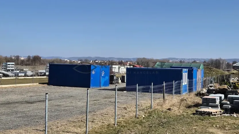 Pronájem komerčního pozemku, Planá, 1983 m2