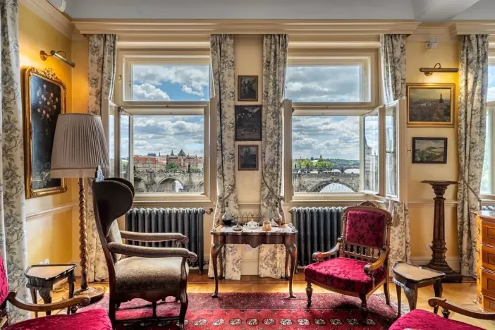 Pronájem bytu 3+1, Praha - Malá Strana, U lužického semináře, 111 m2