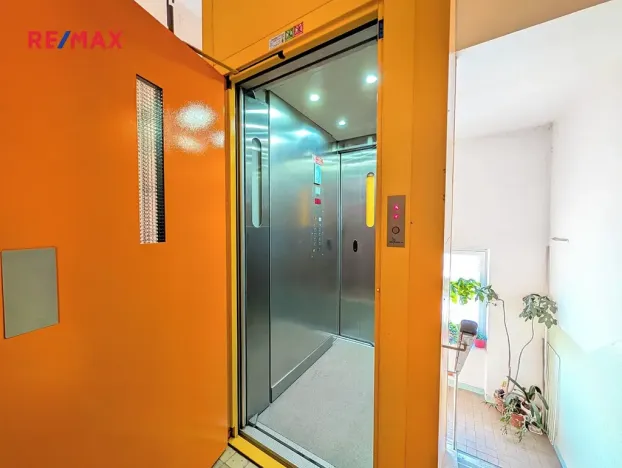 Prodej bytu 2+1, Praha - Hloubětín, Poděbradská, 51 m2