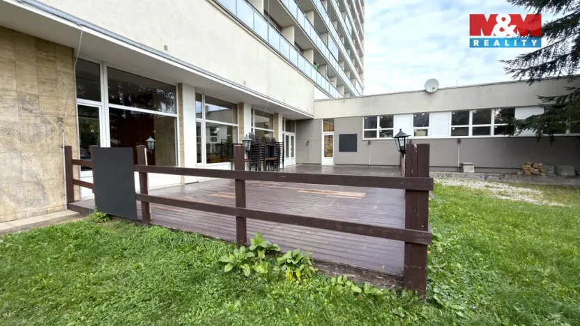 Prodej restaurace, Olomouc - Neředín, Politických vězňů, 730 m2