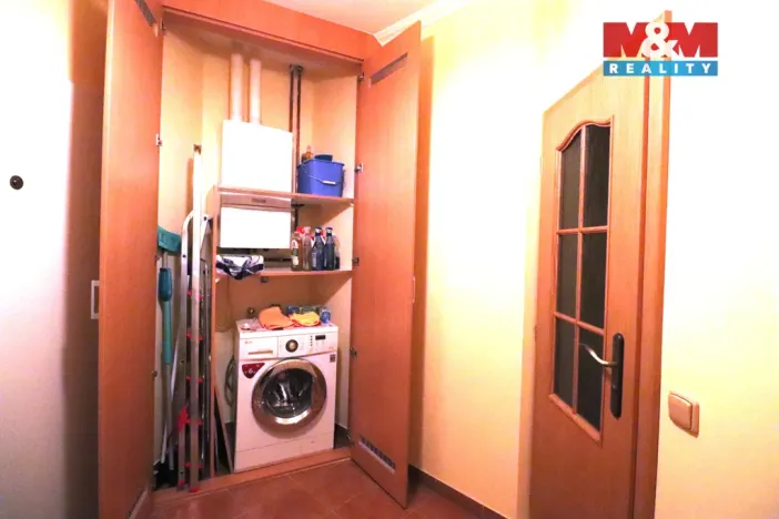 Pronájem bytu 1+1, Karlovy Vary, Svahová, 50 m2