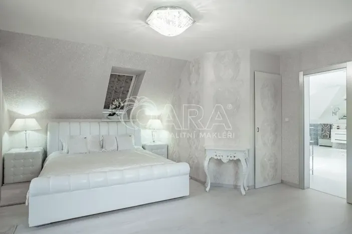 Prodej rodinného domu, Zeleneč, Štefánikova, 540 m2