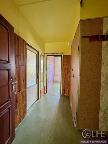 Prodej bytu 1+1, Hostinné, Sídliště, 37 m2