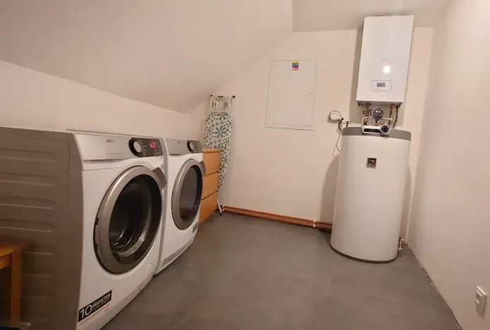 Prodej vícegeneračního domu, Hředle, 398 m2