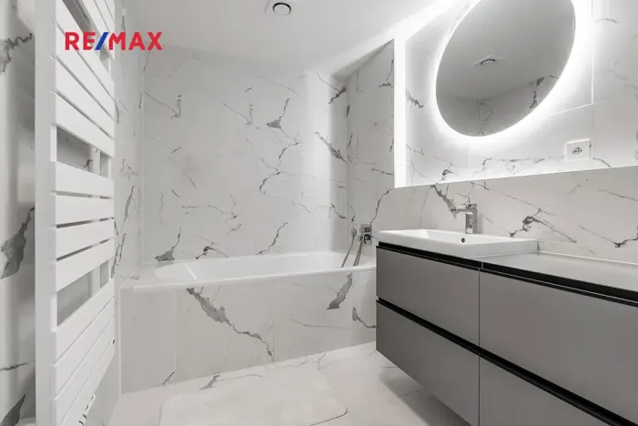 Prodej bytu 2+kk, Praha - Smíchov, Podbělohorská, 61 m2