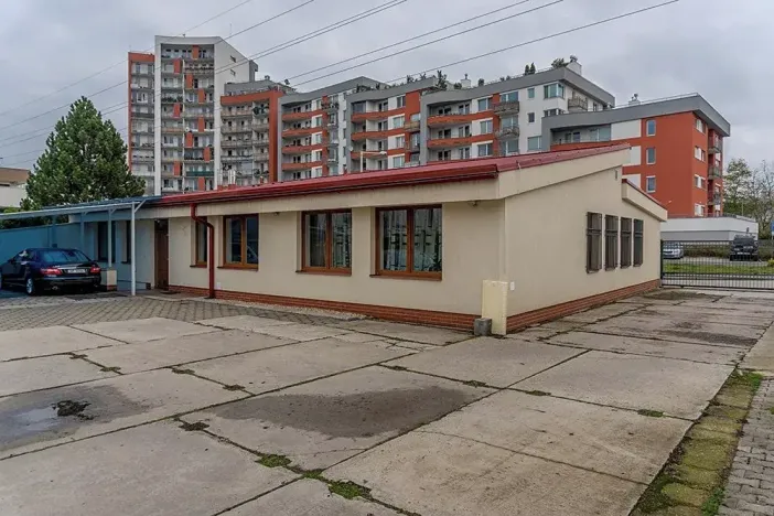 Pronájem kanceláře, Praha - Hloubětín, Nademlejnská, 29 m2