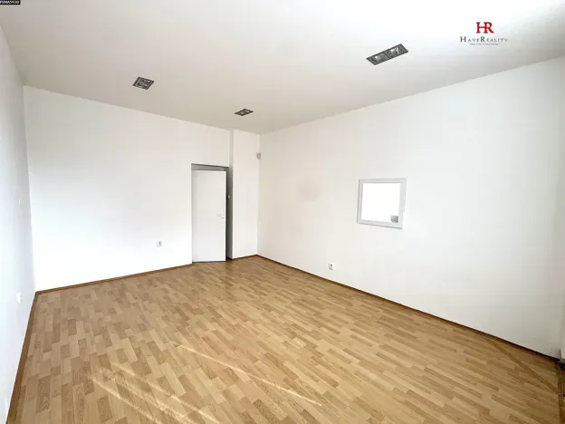 Pronájem obchodního prostoru, Benešov, Hráského, 80 m2