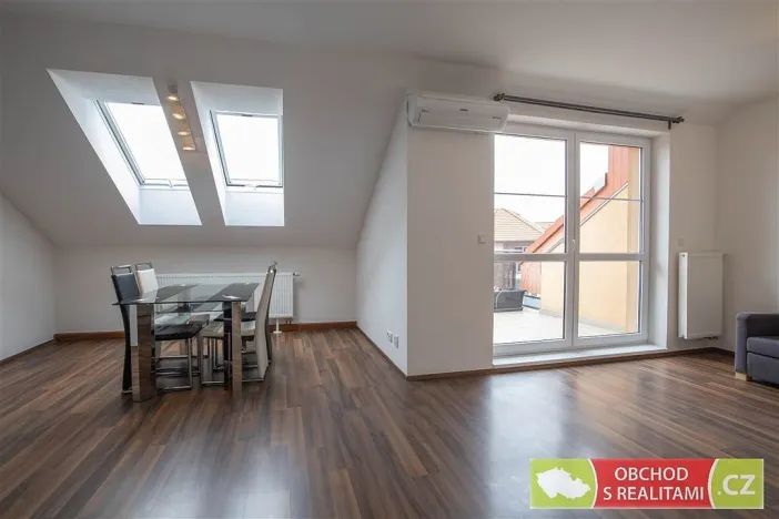 Pronájem bytu 2+kk, Přezletice, Pod Zahrady, 66 m2