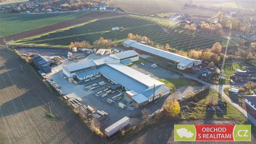 Pronájem výrobních prostor, Morašice, 2710 m2