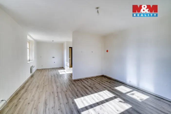Prodej bytu 1+kk, Karlovy Vary - Bohatice, Dalovická, 34 m2
