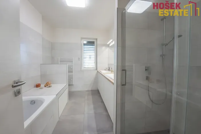 Prodej rodinného domu, Pohořelice, U Větrolamu, 160 m2