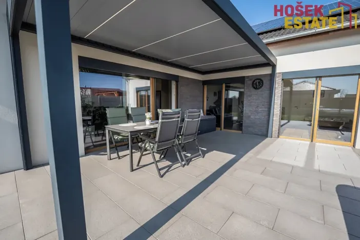 Prodej rodinného domu, Pohořelice, U Větrolamu, 160 m2