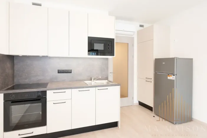 Pronájem bytu 1+kk, Praha - Hloubětín, Poděbradská, 32 m2