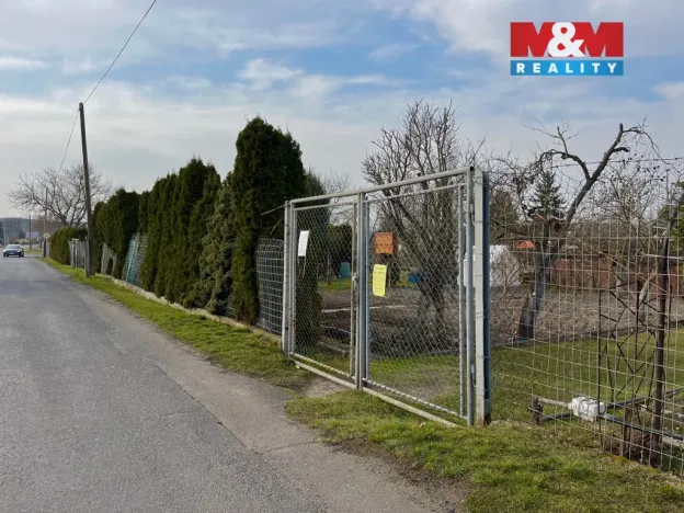 Prodej zahrady, Louny, Parašutistů, 684 m2