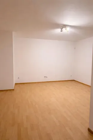 Pronájem bytu 1+kk, Praha - Smíchov, Plzeňská, 34 m2