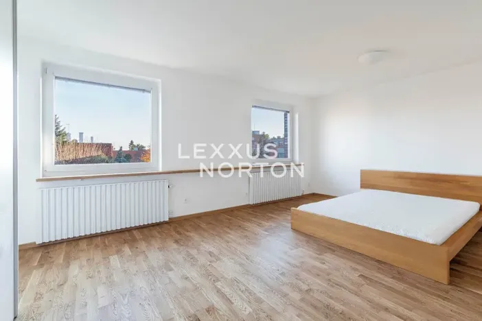 Pronájem rodinného domu, Praha - Dejvice, Fragnerova, 265 m2