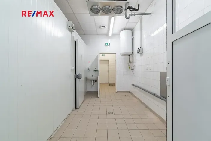 Pronájem obchodního prostoru, Plzeň, 181 m2