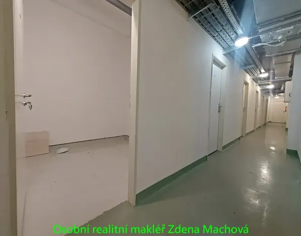 Pronájem bytu 1+kk, Praha - Žižkov, Ke kapslovně, 38 m2
