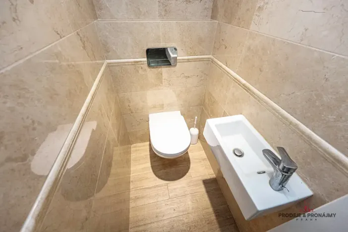 Prodej bytu 2+kk, Praha, Slavíkova, 105 m2