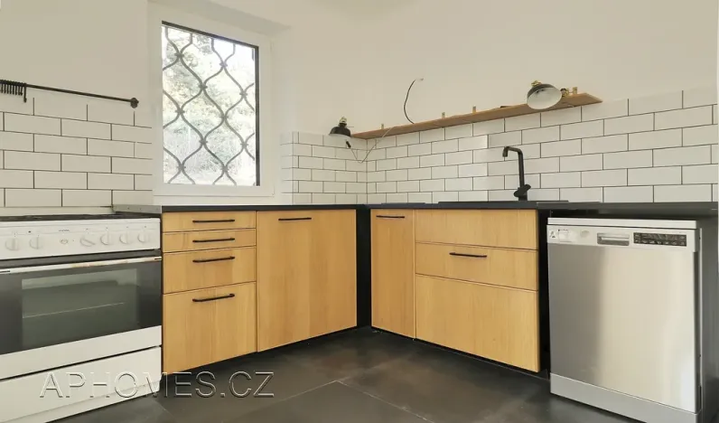 Pronájem bytu 3+1, Praha - Podolí, Jeremenkova, 90 m2