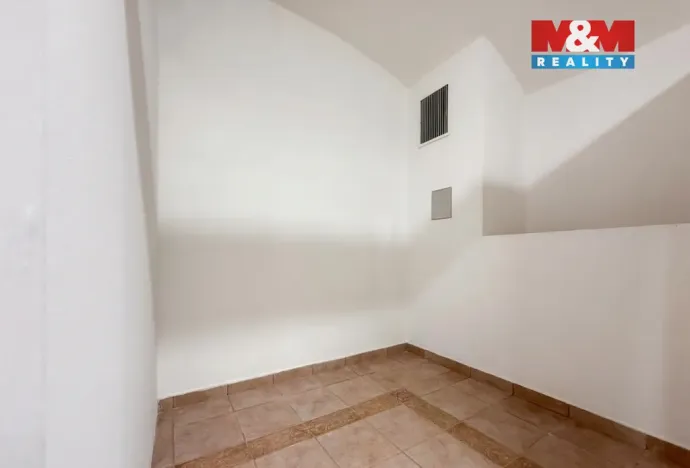 Pronájem skladu, Praha - Nové Město, Sokolská, 4 m2