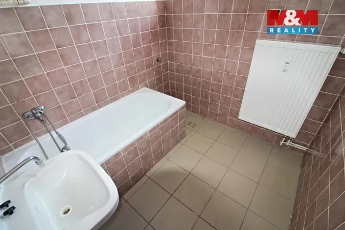 Prodej bytu 3+1, Nový Bor - Arnultovice, Gen. Svobody, 90 m2