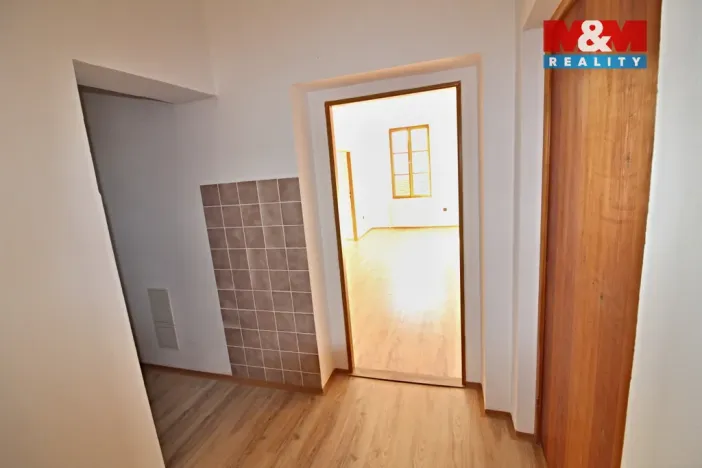 Prodej bytu 3+1, Nový Bor - Arnultovice, Gen. Svobody, 90 m2