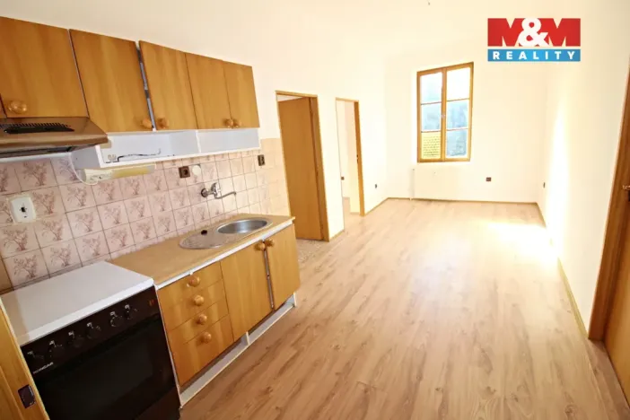 Prodej bytu 3+1, Nový Bor - Arnultovice, Gen. Svobody, 90 m2