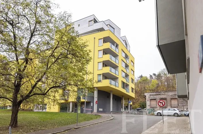 Pronájem bytu 4+kk, Praha - Žižkov, Jeseniova, 117 m2