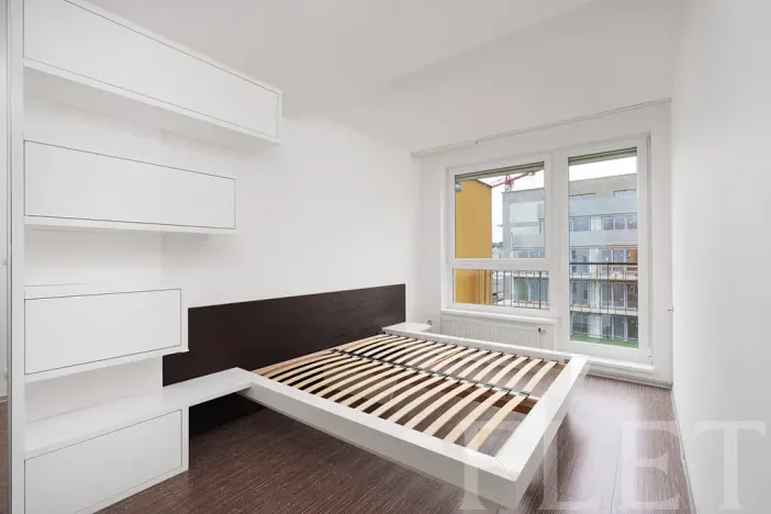 Pronájem bytu 2+kk, Praha - Vysočany, Kabešova, 53 m2