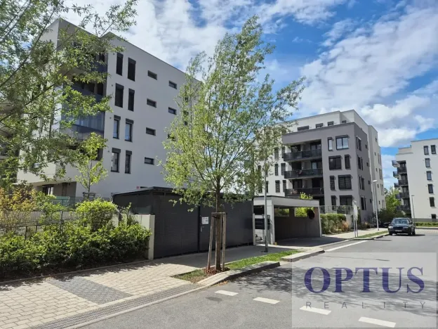 Pronájem bytu 3+kk, Praha - Hloubětín, Waltariho, 73 m2