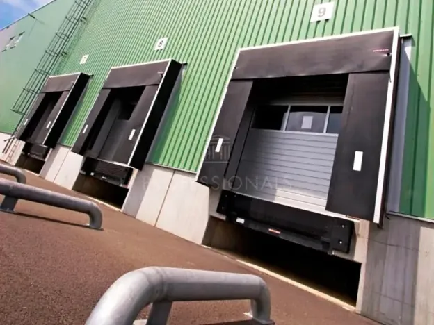 Pronájem skladu, Strančice, 23569 m2