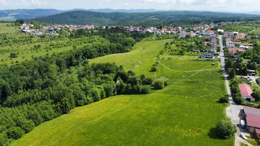 Prodej komerčního pozemku, Petrůvka, 2190 m2