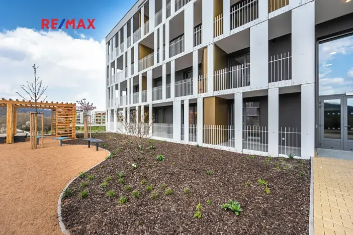 Pronájem bytu 2+kk, Praha - Modřany, Mezi vodami, 56 m2