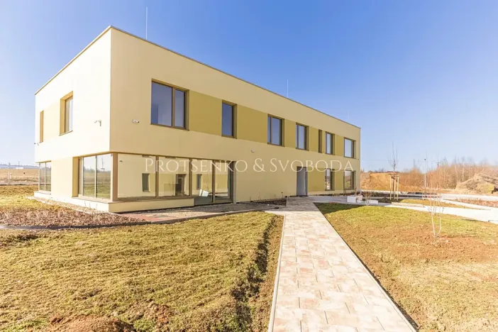 Pronájem kanceláře, Velká Bíteš, 937 m2