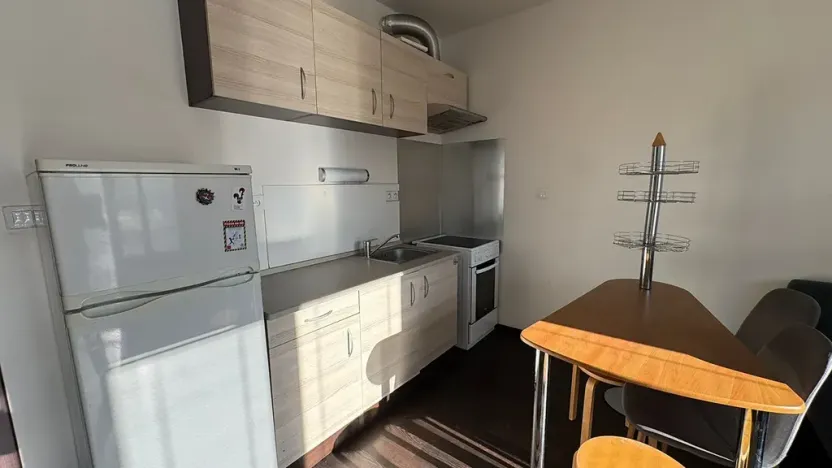 Pronájem bytu 1+kk, Praha - Libeň, V mezihoří, 35 m2