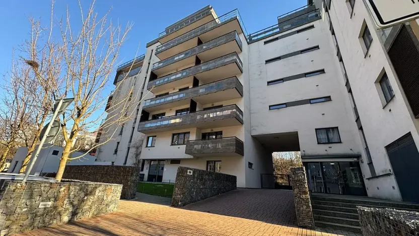 Pronájem bytu 1+kk, Praha - Libeň, V mezihoří, 35 m2