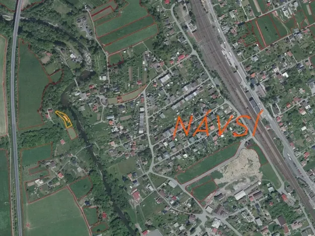 Dražba pozemku, Návsí, 1001 m2