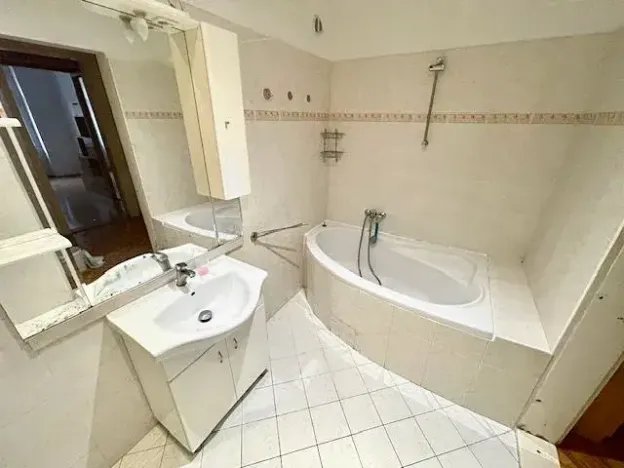 Prodej bytu 3+1, Praha - Malá Strana, Petřínská, 75 m2