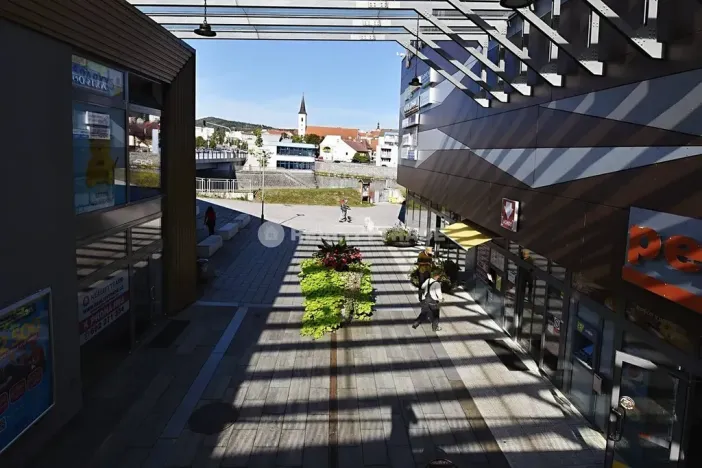 Pronájem obchodního prostoru, Strakonice, Bezděkovská, 58 m2