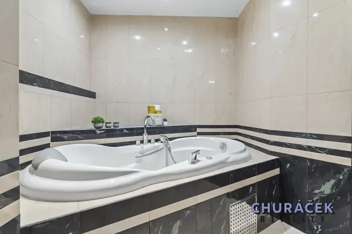 Pronájem bytu 3+kk, Praha - Kunratice, Merhoutova, 114 m2