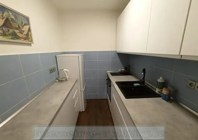 Pronájem bytu 2+kk, Praha - Kobylisy, Třebenická, 48 m2
