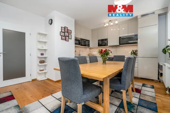 Prodej bytu 3+kk, Horoměřice, Karla IV., 76 m2